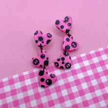 Load image into Gallery viewer, Pink and black soot sprite heart stud earrings