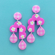 Load image into Gallery viewer, Pastel pink gingham floral print scalloped stud earrings
