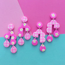 Load image into Gallery viewer, Pastel pink gingham floral print scalloped stud earrings
