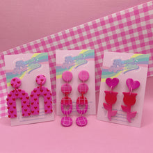 Load image into Gallery viewer, Pink and red ombré flower shaped stud earrings
